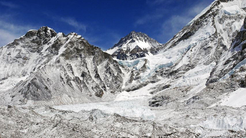 https://holidaystonepal.com/media/files/Nepal/NepalTrekking/Everest_Base_Camp.JPG